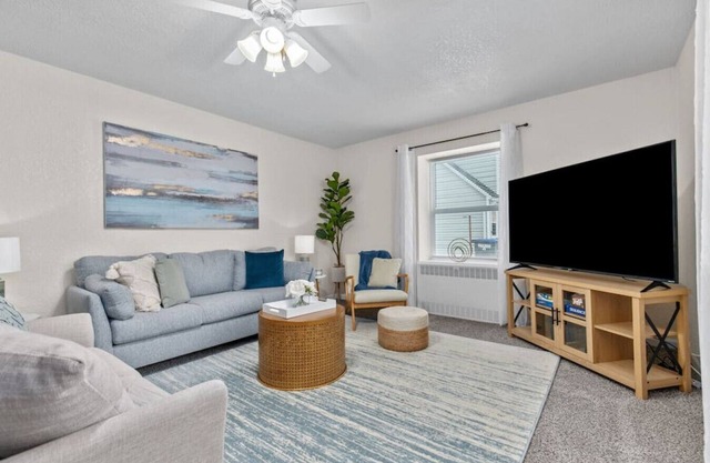 *NEW* Beautiful & Convenient!