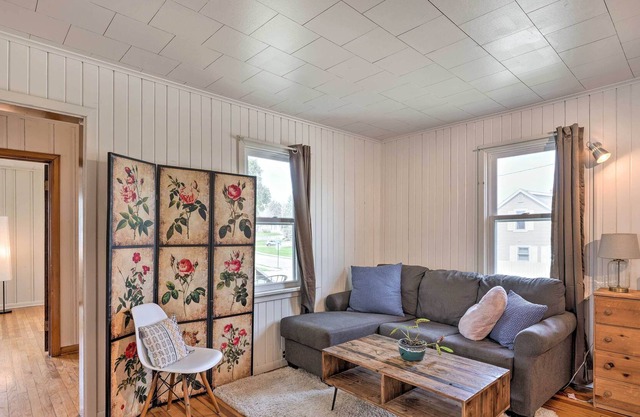 NEW! Convenient Dubuque Home < 2 Mi to Downtown!