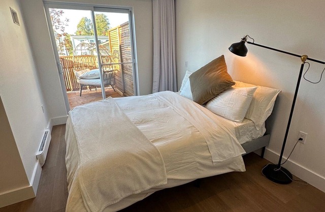New Downtown Charlottetown Home Sleeps 5