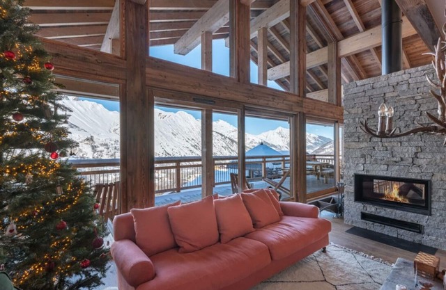 New Chalet for 12, 100m from Slopes, Sauna, Garage, Near Village Centre