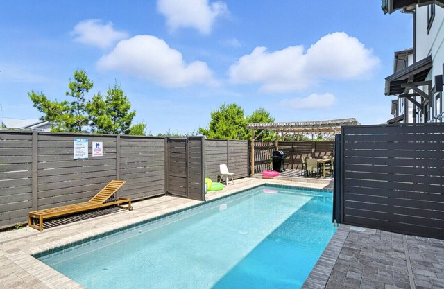 *New~Heated Pool+Golf Cart+Grill+Pool Table