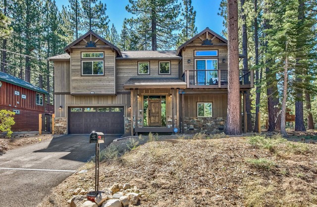 New High-End Home, Air Conditioning, Hot Tub, Games, Fireplace, Free EV Charger, Bunk Beds