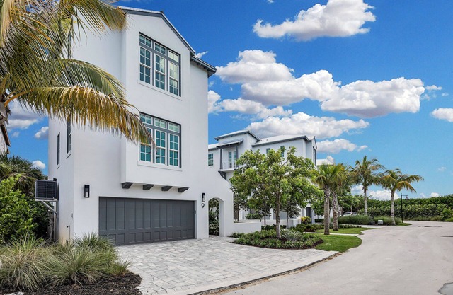 New Home in New Waterfront Community -Pool, Pickleball -FREE DOCKAGE till 11/30!