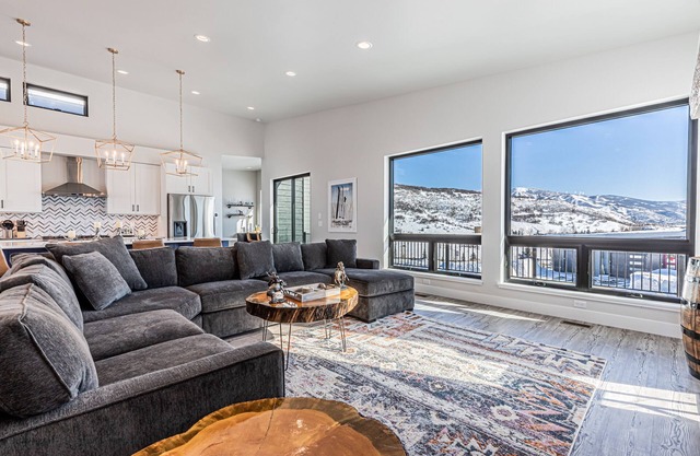New home, Min away from Downtown! Long term rentals available!