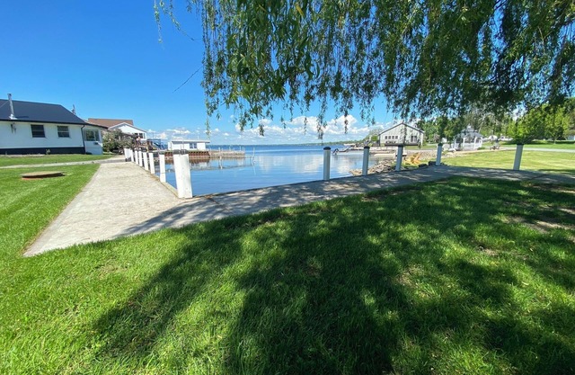 NEW & IMPROVED - Guffin Bay Home with new 40ft EZ Dock