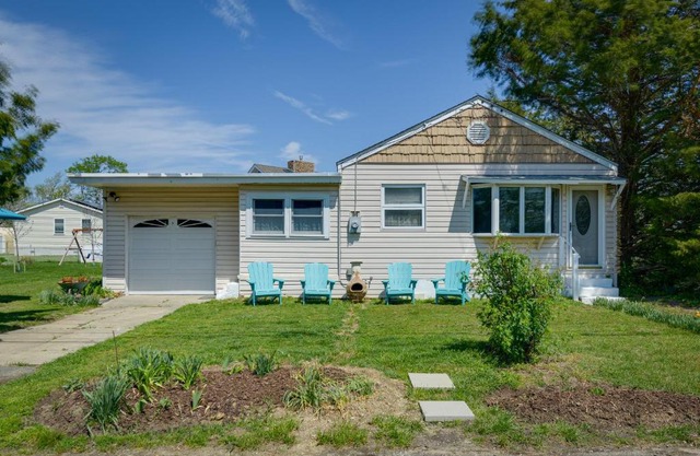 New Jersey Cottage with Grill - Short Walk to Beach!