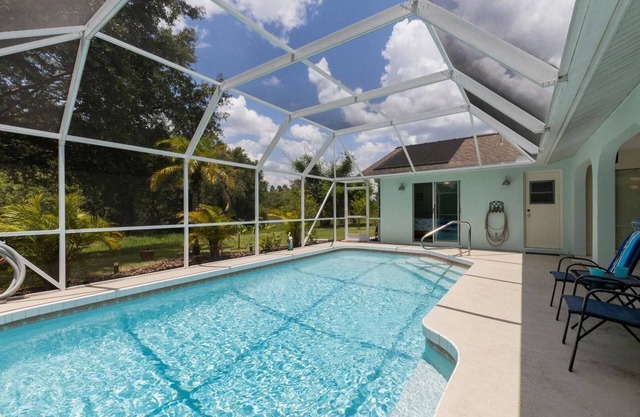 New Listing! Charlotte Harbor Area Resort, 120mi to Disney & 134mi to Universal - GRH518257