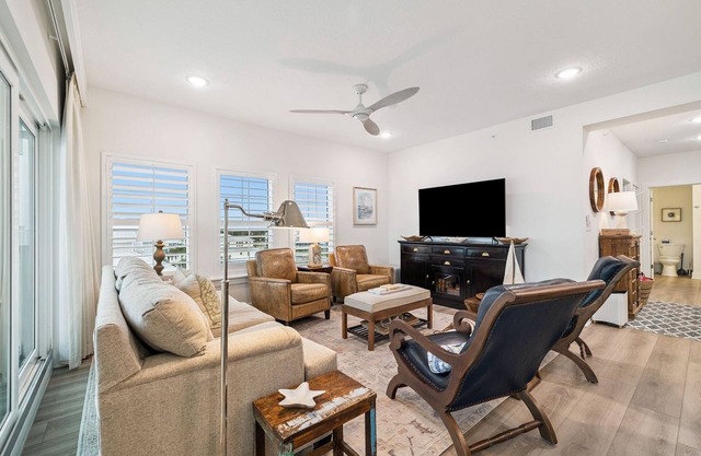 New Listing! Mexico Beach Condo! Beachfront! Community Pool and Hot Tub! Peloton! Elevator!