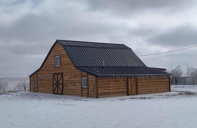 New listing! Newly renovated barndominium! Peaceful, quiet stay!