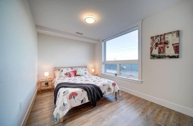 NEW Luxurious Brand New Modern Condo Parking Coffee Location!
