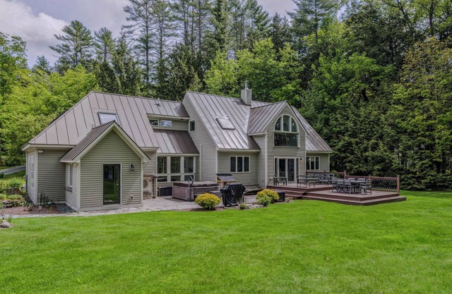 New! Luxurious Escape, Hot Tub | Quechee Meadows