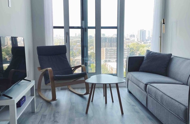 NEW!Luxury 2 beds | 2 bathrooms | Downtown Chic