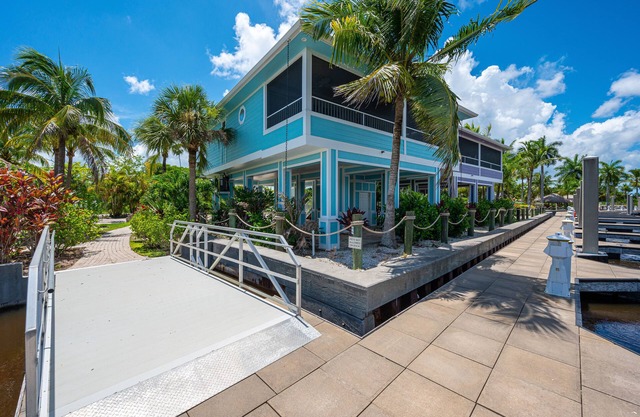NEW! Luxury Villa on the Barron River with Resort Amenities