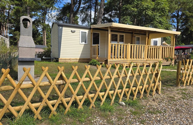New mobile home 1 master suite + 2 bedrooms with shower room and separate WC