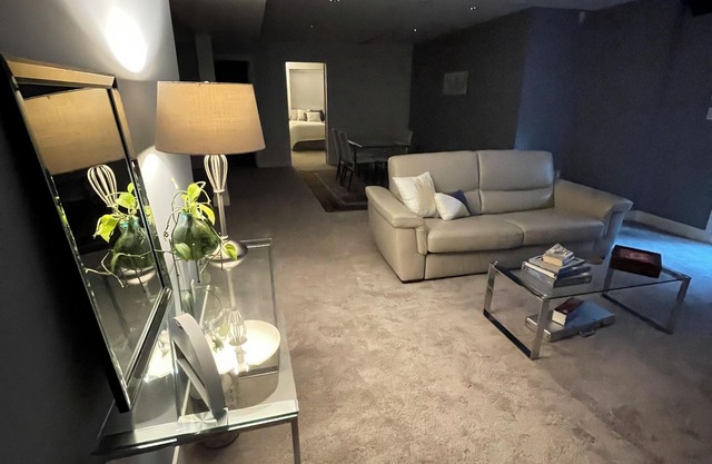 New modern 1bedroom/2 beds guest suite