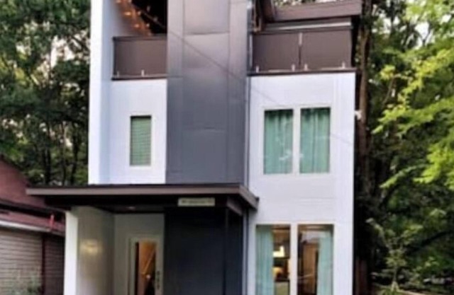 New Modern Home - 5 min walk to Georgia Tech, Sleep 14