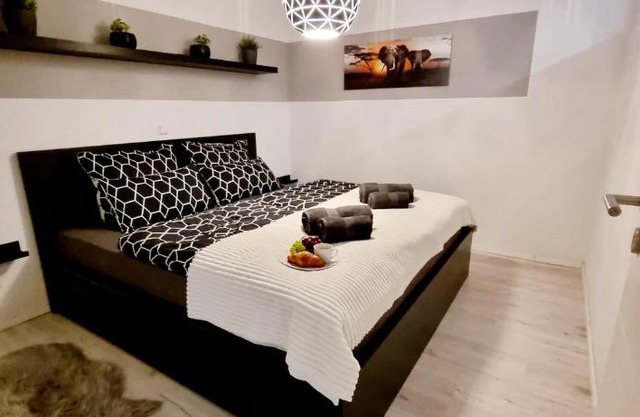New Modern SelfCheckin PublicFreeParking HighSpeed Wifi KingSizeBed