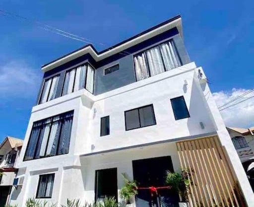 NEW Modern Suite near Beach & Airport
