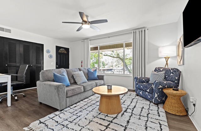New! Modern Upper Flat in Prime Royal Oak Location