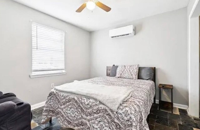 New Orleans Safe & cozy 2 bed condo - Superhost - Parking available.