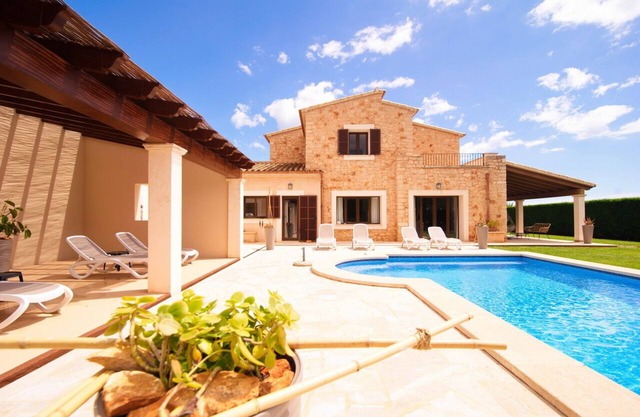 New! Premium-Finca in Cala d´Or, Special: Starlight-Swimming-Pool! 4 min, Beach.
