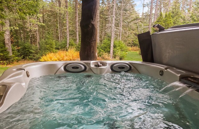 NEW Private Cabin W/Hot Tub/Dog Friendly/Games
