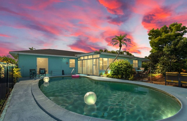 NEW! Private Pool - Near AMI - IMG -Turntable - Piano- Tropical Oasis
