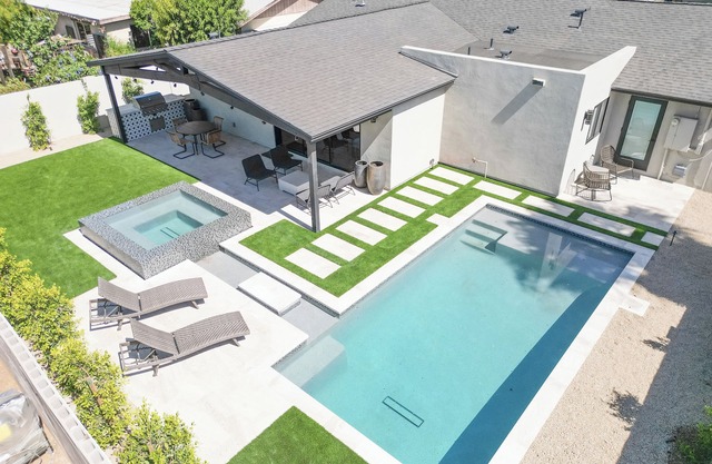 New Remodel w/Pool & Spa! Blocks away from downtown Gilbert!