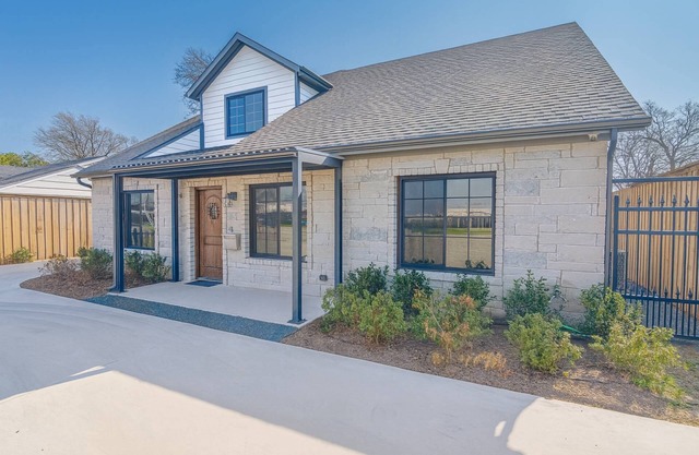 New! Remodeled Open Concept Home near Love Field, Oak Lawn, Medical District with Private Entry Gate