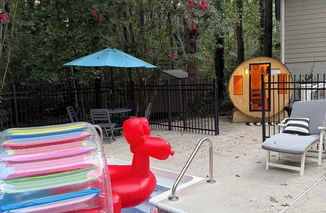 NEW! Sleeps up to 18, Games, Sauna, Pool, Spa, Fire Pit- South of Asheville