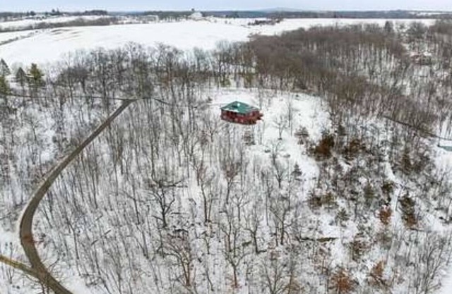 NEW Stunning views atop in the Driftless!n5 bedroom house on 4+ ac in Dodgeville