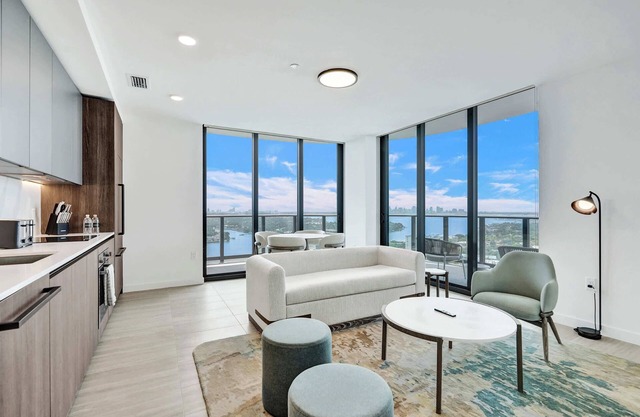 NEW: Stylish Penthouse 2BR/2BA in Miami Beach