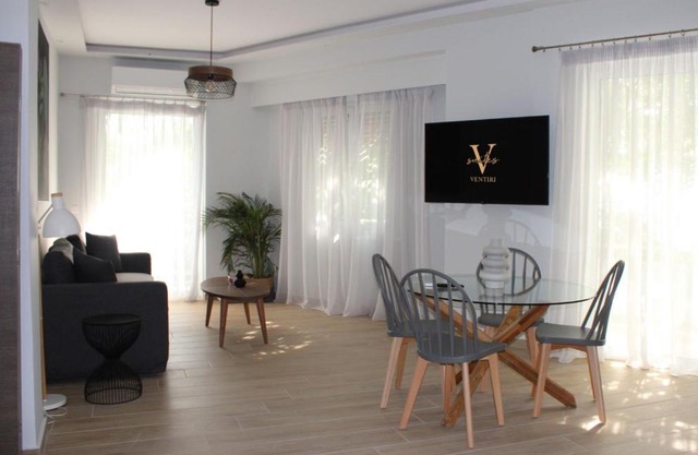 New Ventiri Family Suite 1, near Hilton, Athens central, fully equipped