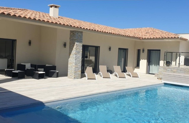 New villa 08 people of high standing large private heated pool