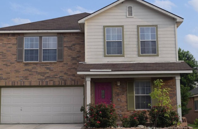*NEW YEAR NEW PRICE* *Near UTSA & Six Flags! Perfect Vacation Home! sleeps 10