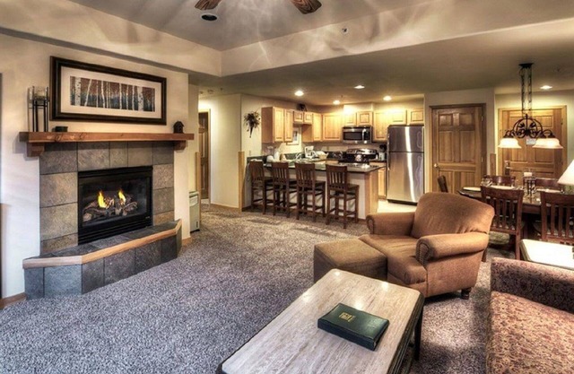 NEW YEARS SKIING AT FABULOUS 3BR GRAND TIMBER LODGE IN BRECK 12/28/25-1/4/26