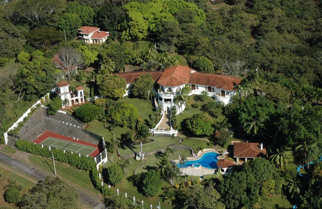 NEW YEARS WEEK NOW AVAILABLE! BEST VALUE IN A FAMILY VACATION IN COSTA RICA.