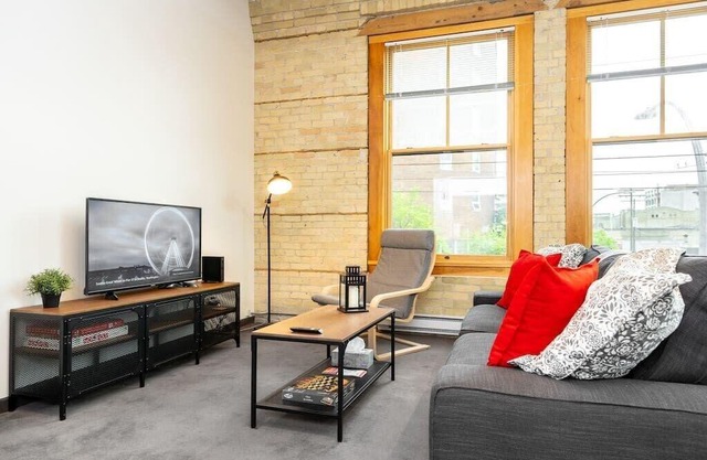 New York Style Loft with Parking Exchange District Coffee Gym