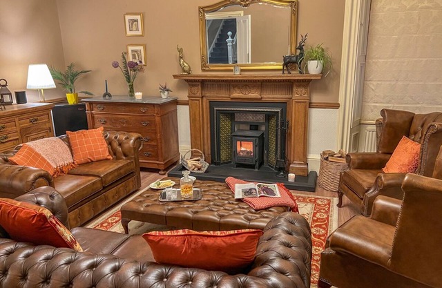 Newington House - Six Bedroom Villa, Sleeps 12