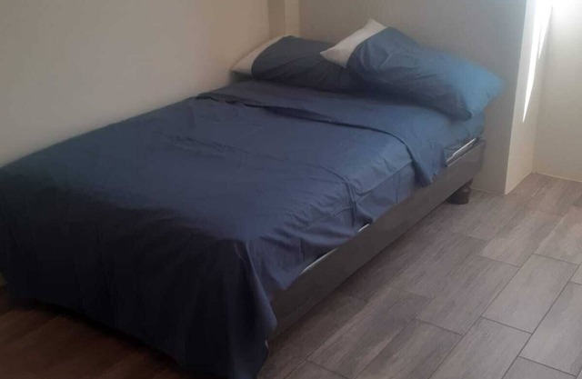 Newly-built House, 3 Bedrooms + 2 Bathrooms & Hot Showers
