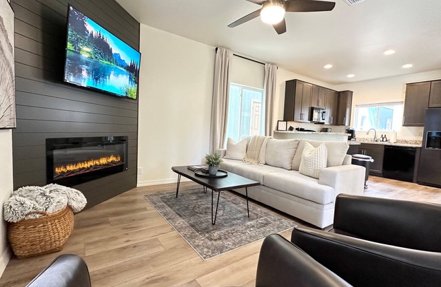 Newly Constructed 2 BR Bungalow in the Pines w/Cozy Fireplace -Central Location