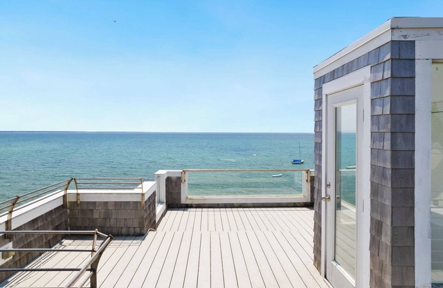 Newly Refreshed and Furnished Modern Beachfront Home in the East End - Sleeps 6!