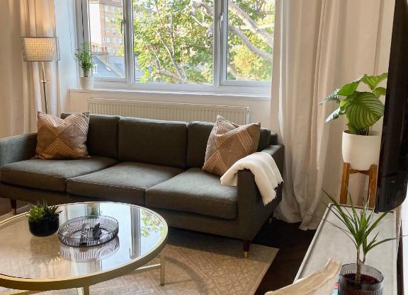 Newly refurbished 2 BR Apartment in South London