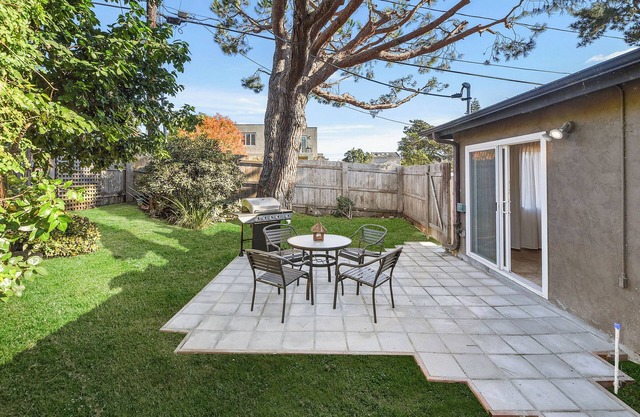 Newly Remodeled 2BR Del Mar Seashore Delight: Near Torrey Pines & Beach