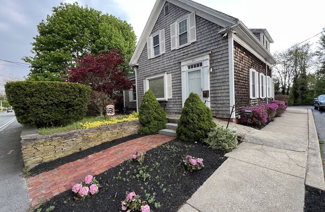 Newly remodeled home - Close to beaches, Main Street and Ferry to the Islands