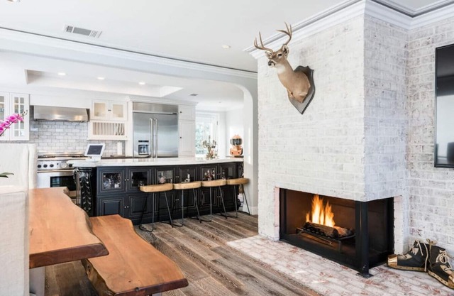 Newly remodeled Lantern village home, excellent for entertaining