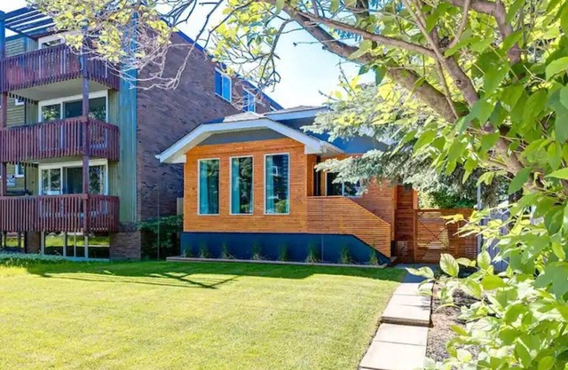 Newly Renovated 2 BDRM Near DT & River w/Parking