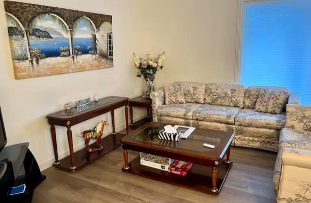 Newly-renovated 2 bedroom guest suite