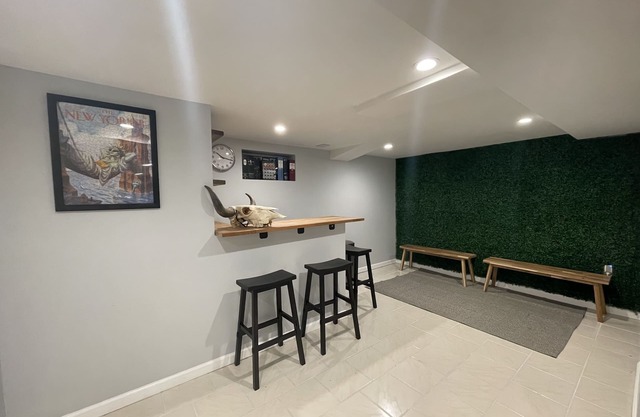 Newly renovated 3BR/2BA home - 10 mins from EWR