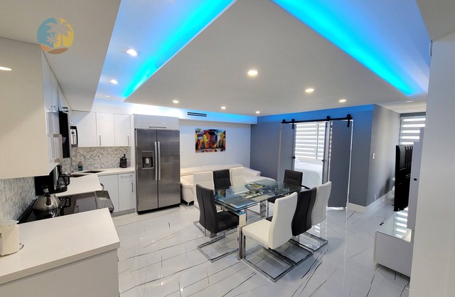 NEWLY RENOVATED! 4 Bed 3 Bath Bachelorette Beach Pad w/Stunning Views 2 Pools! - 903